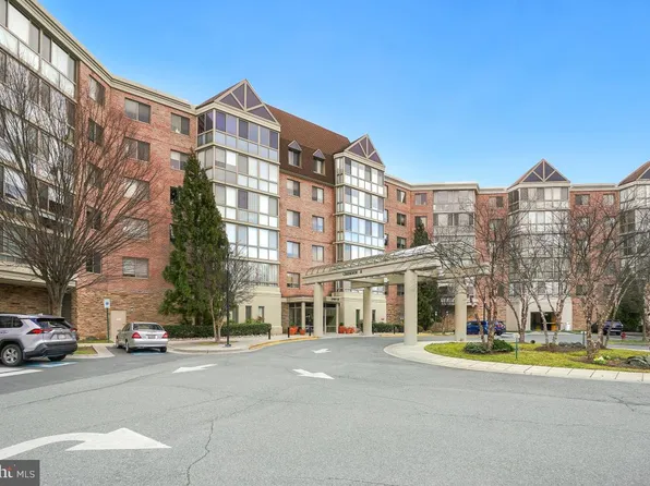 2901 S Leisure World Blvd Unit 136, Silver Spring, MD 20906