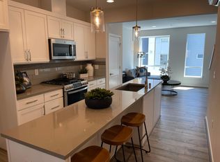 18813 Beardslee Blvd UNIT B, Bothell, WA 98011