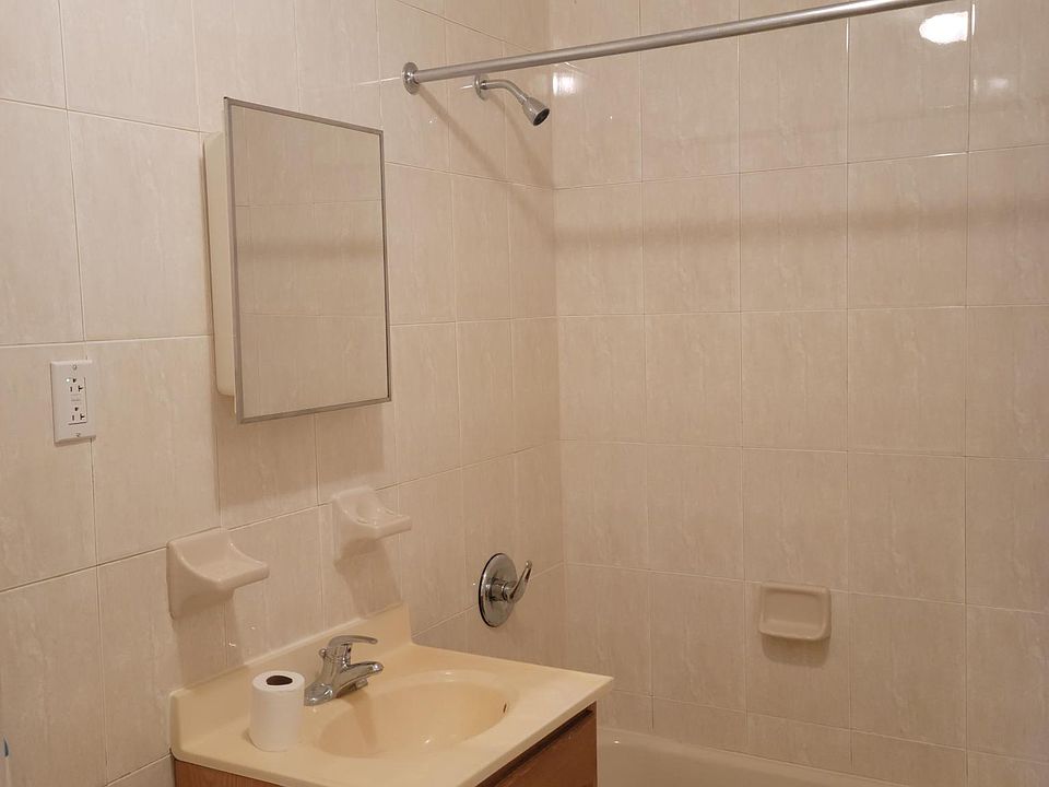 1st image of 2235 Sedgwick Ave APT 3