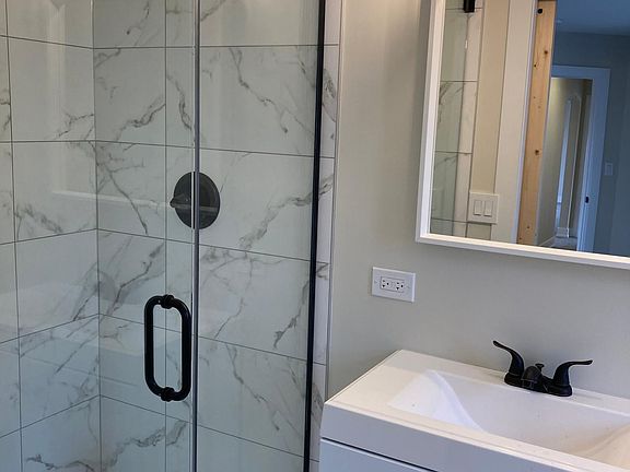 4th image of 6727 W Archer Ave #2