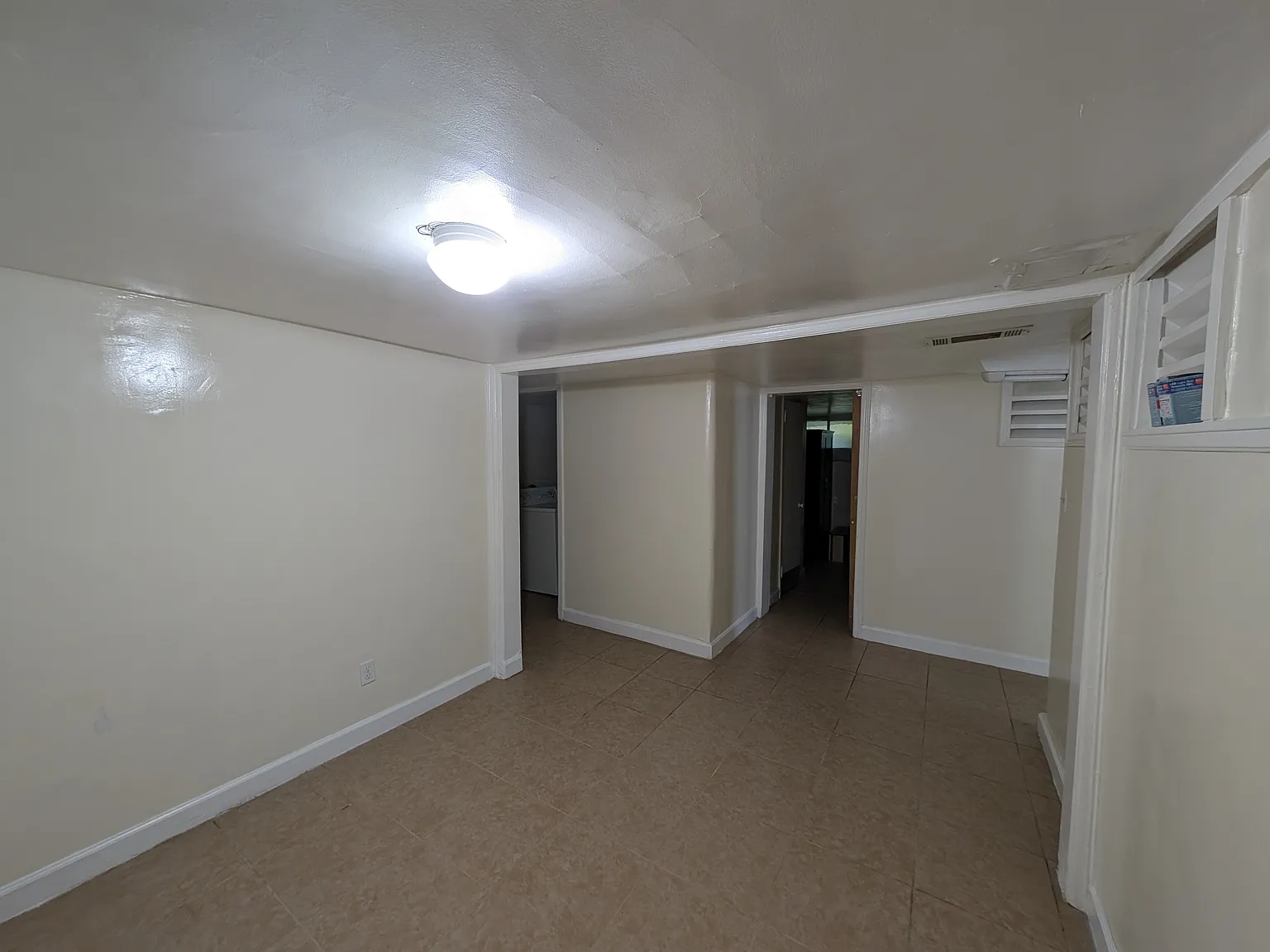 1 bed, 900 sqft, $1,350 — Photo 3