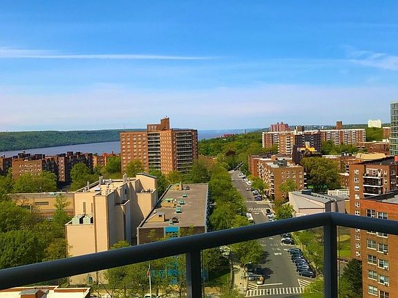 4th image of 3333 Henry Hudson Pkwy APT 20H