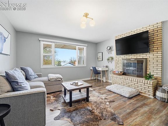 4th image of 1510 Crestone Ave