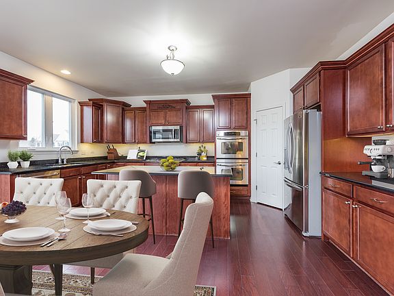 5th image of 606 Wild Rose Cir