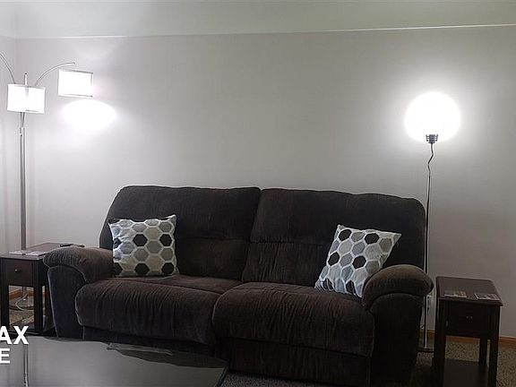3rd image of 6384 Belmont Pl