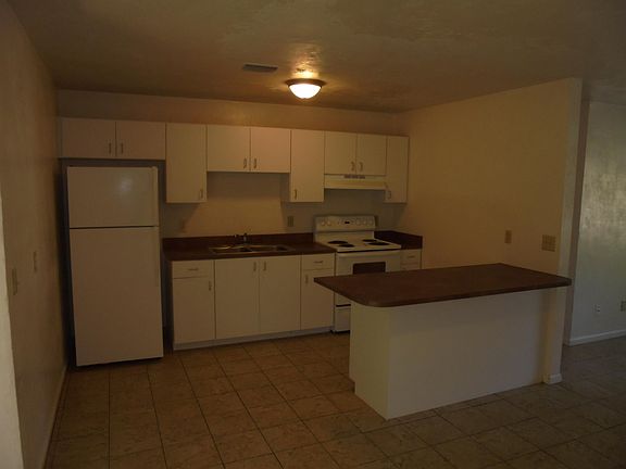 3rd image of 1075 N Gertrude Ct