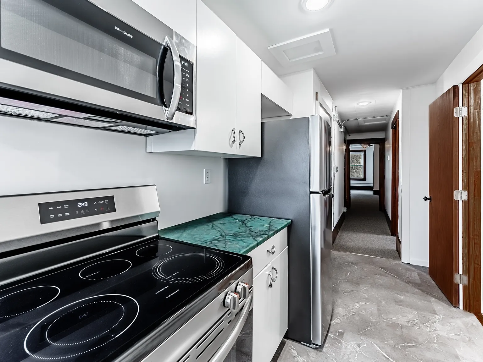 496 Dorsey Ave — Photo 3