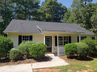 100 Country Cottage Cir, Carrollton, GA 30116