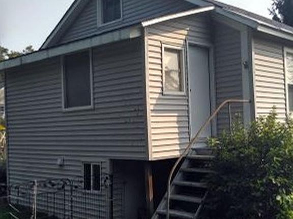 3rd image of 319 Main St