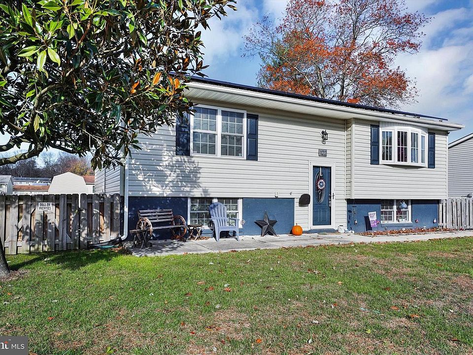 1st image of 122 S Tartan Dr