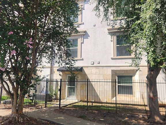 2nd image of 3501 Chenevert St #2