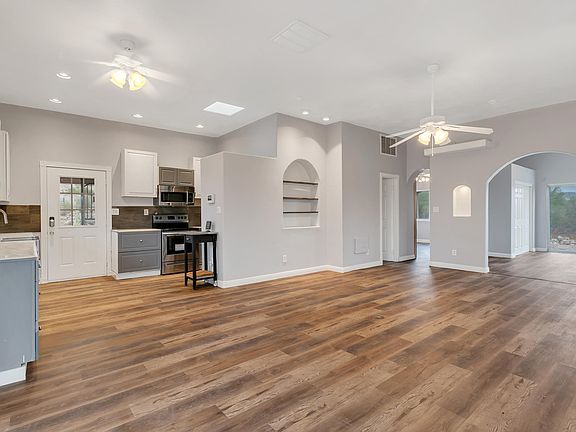 3rd image of 44609 N 14th St
