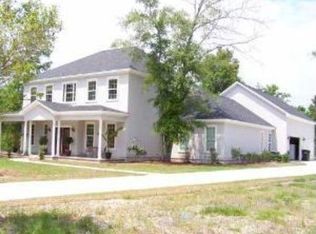209 Chastain Cir, Richmond Hill, GA 31324