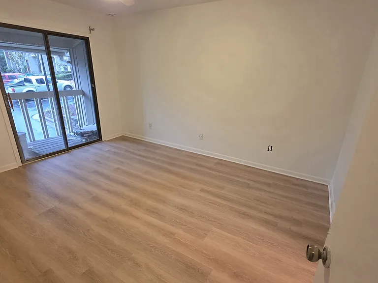 7937 Charter Oak Ln — Photo 13