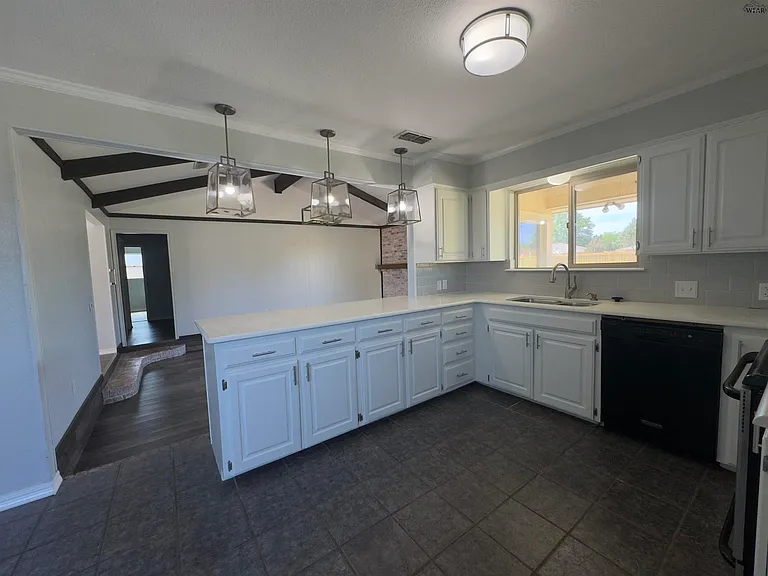 1 Surrey Cir — Photo 8