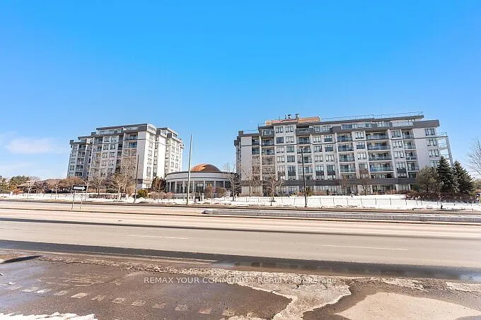 11121 Yonge St #519 photo 1