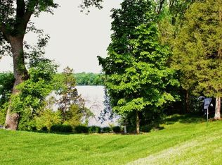 W14242 Selwood Dr, Prairie Du Sac, WI 53578
