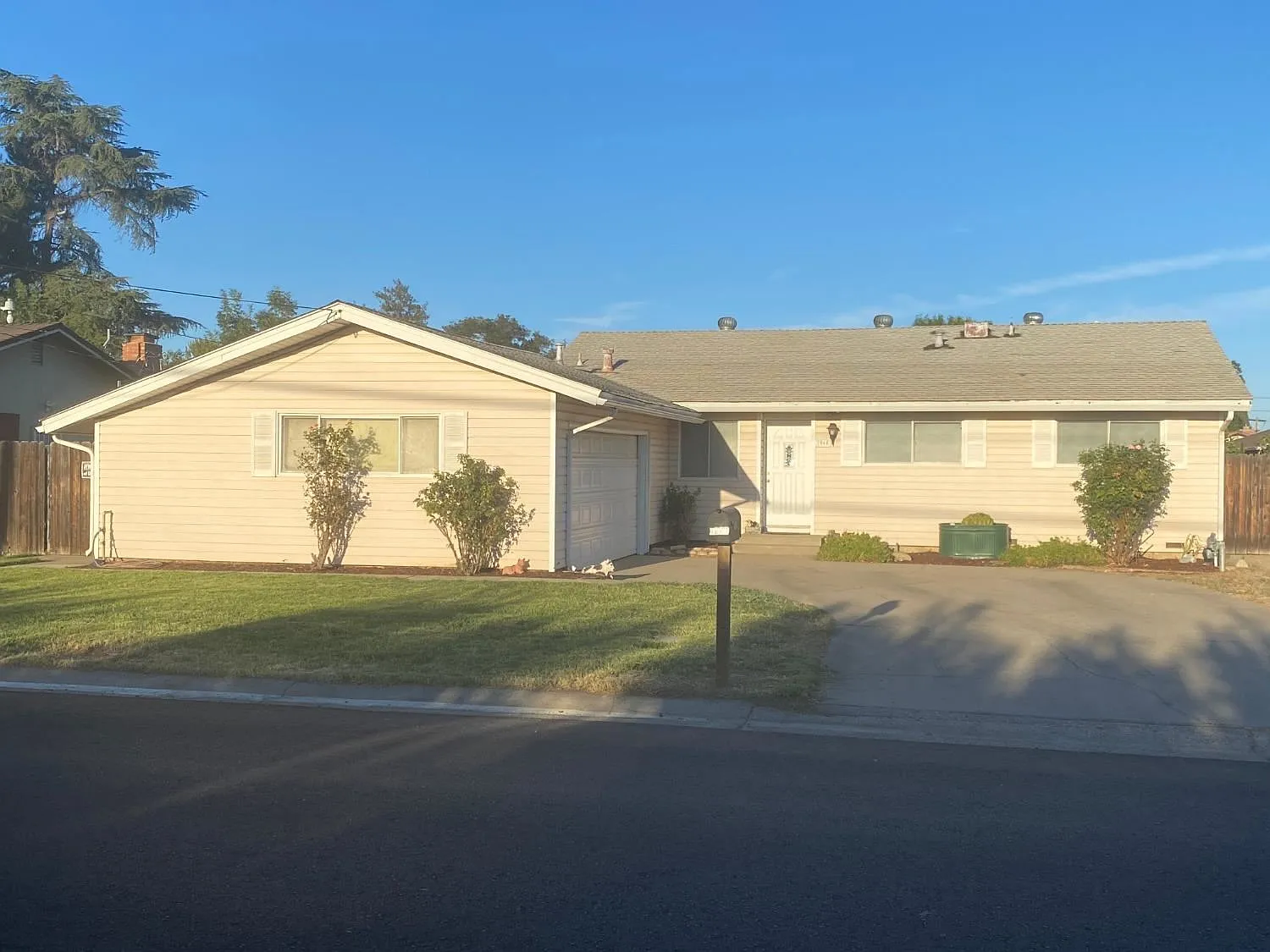 1064 Sanborn Rd photo 1