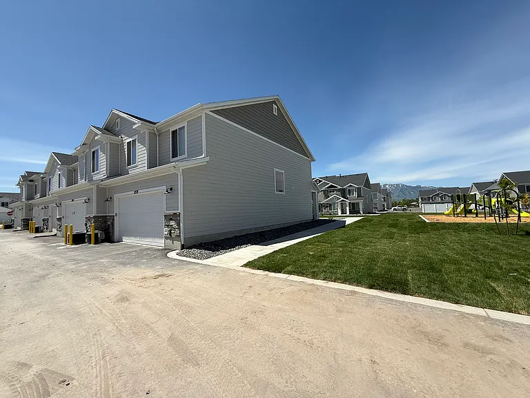 2255 S 1120 W — Photo 3