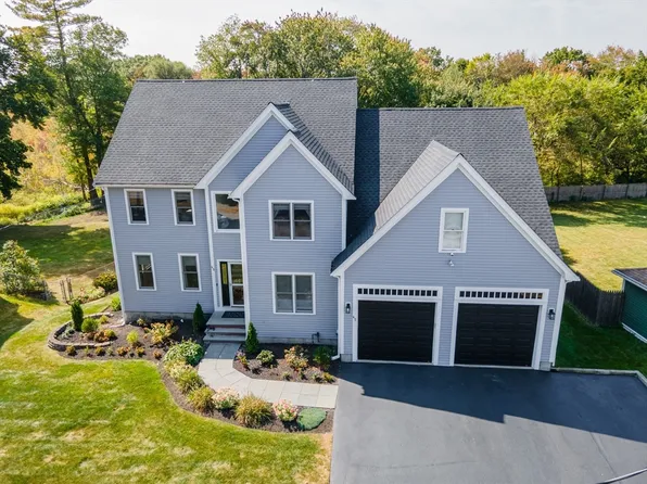 45 Booth St, Needham, MA 02494