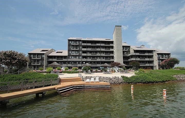 Beautiful Lake Condo