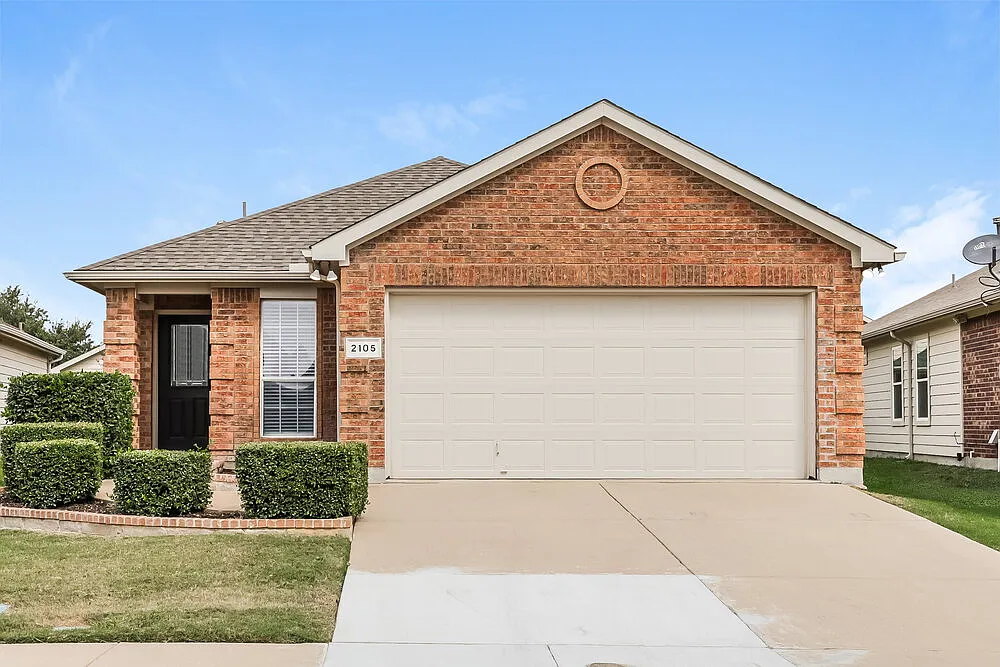 3 bed, 2.0 bath, 1393 sqft, $1,970 — Photo 1
