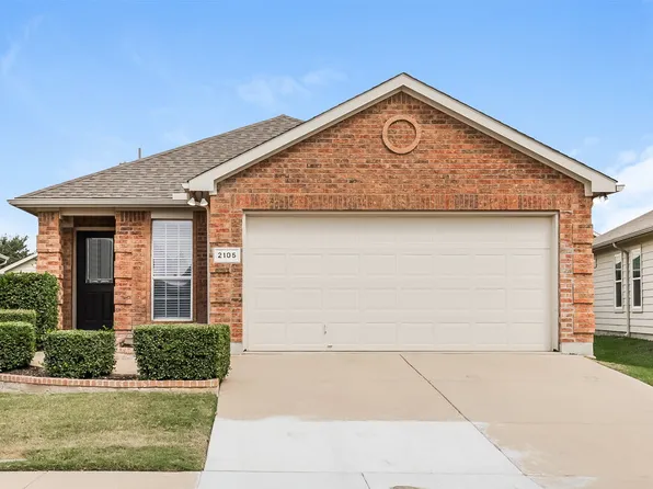 2105 Charmion Ln, Fort Worth, TX 76131