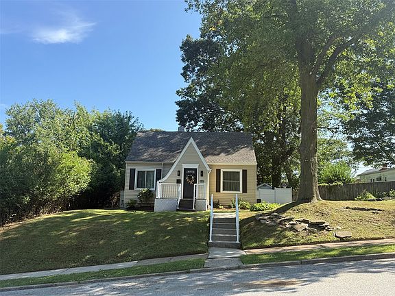 2nd image of 3107 Charlotte St