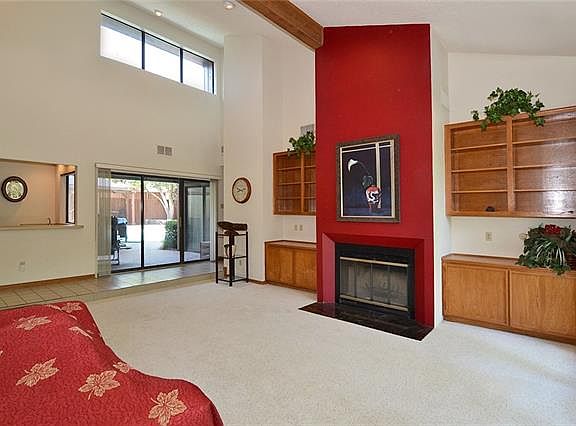 3rd image of 2929 N Saint Andrews Dr