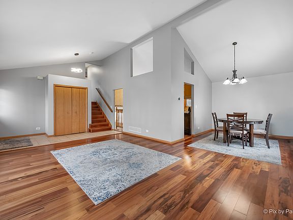 5th image of 2083 Maplewood Cir