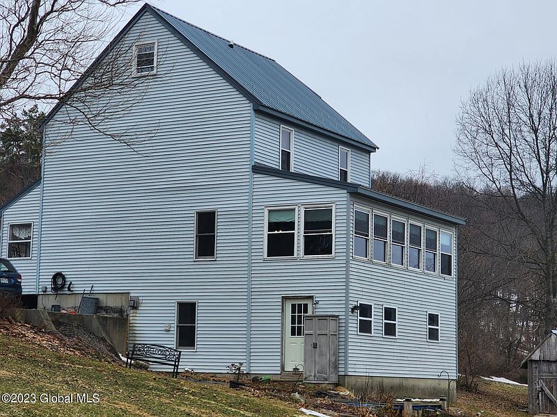 3rd image of 845 Brooker Hollow Road