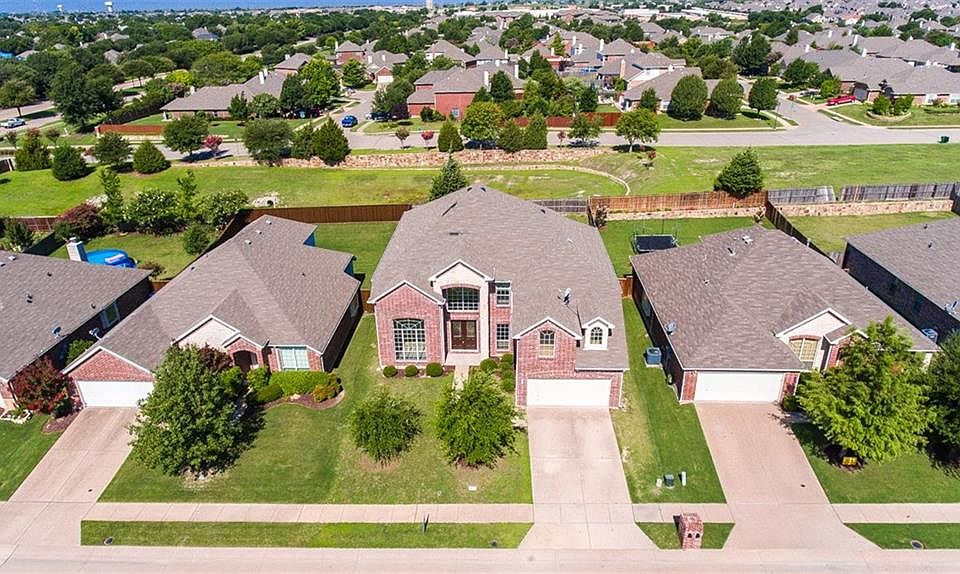 1st image of 205 Lacrosse Ln