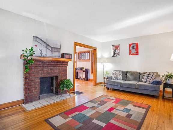 3rd image of 335 Olentangy St