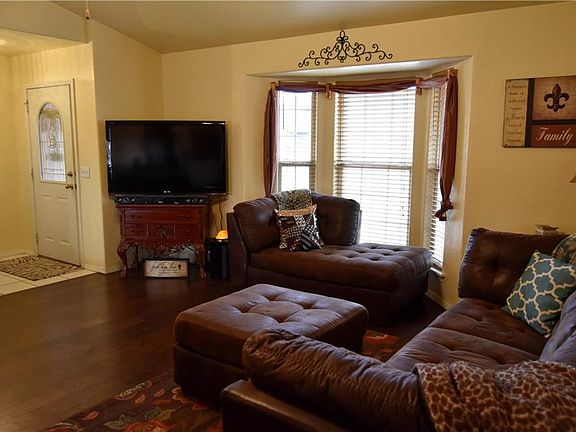 5th image of 1504 W Debbie Dr