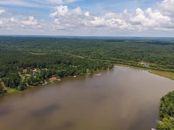 331 Terrapin Pointe Rd, Hodges, SC 29653
