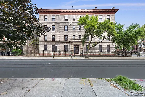 Rented by Compass | media 6