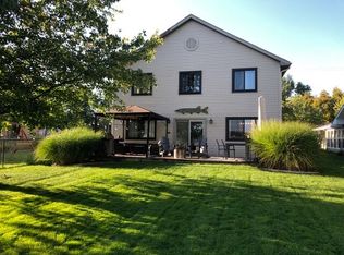 7586 N Indian Lake Dr, Scotts, MI 49088