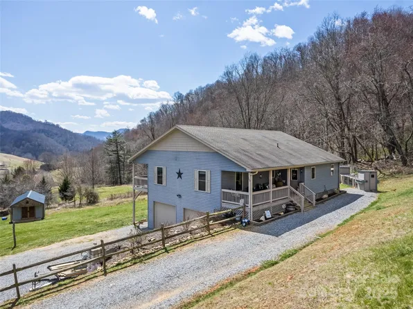 153 Trinity Dr, Clyde, NC 28721