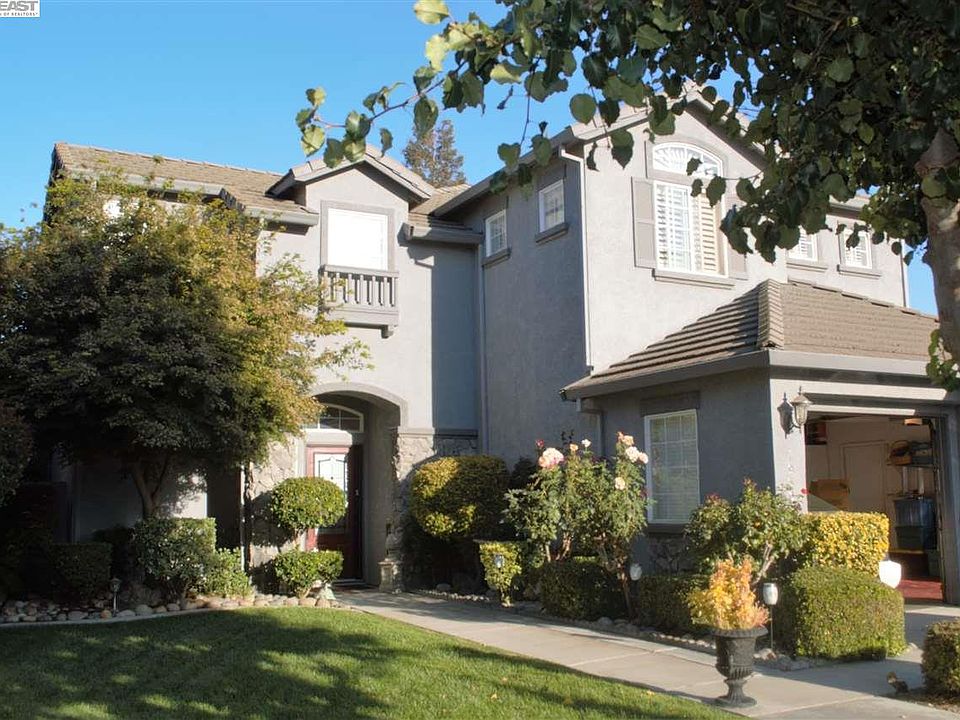 1st image of 1930 Zoe Ln