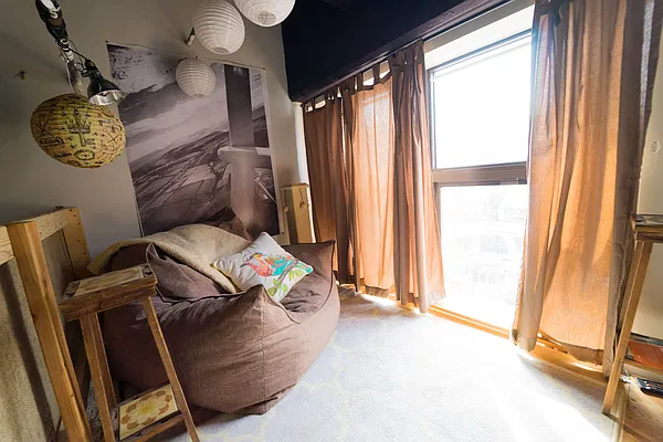 Rented by Manhattan Management LLC | media 28