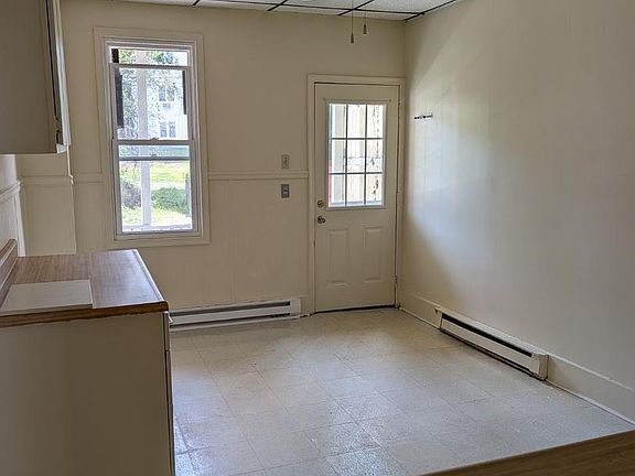 5th image of 438 W 6th St