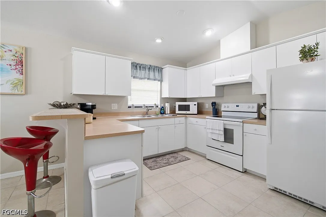 2 bed, 2.0 bath, 1053 sqft, $1,700 — Photo 3