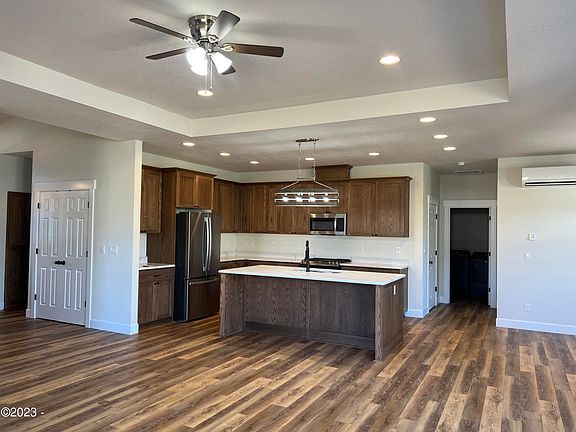 3rd image of 2726 NE 55th Pl
