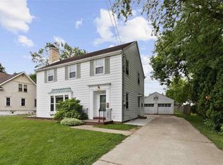 947 W 9th Ave, Oshkosh, WI 54902