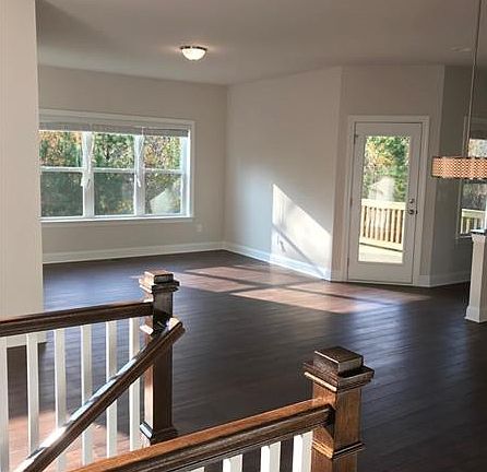 3rd image of 345 Heritage Overlook