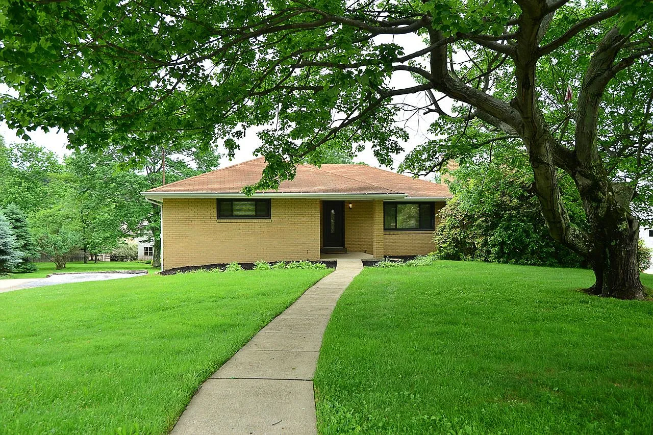 9133 S Irwin Ave photo 1