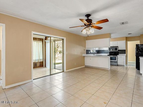 4th image of 571 Cody Dr