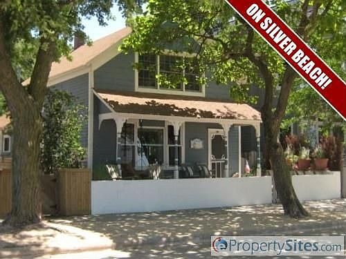 1st image of 611 Lake St