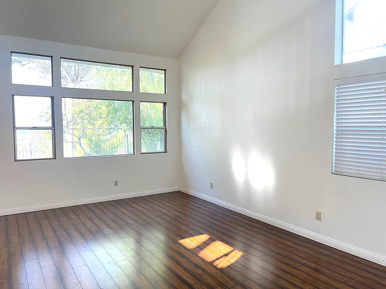 2985 Amber Dr — Photo 5