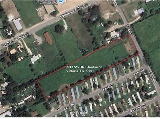 2213 SW Ben Jordan St, Victoria, TX 77901